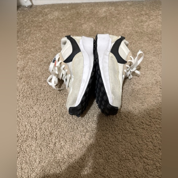 🚨SALE🚨 NIKE Women’s Waffle Debut Sneaker Sanddrift/Black/White Size 8.5 - Picture 8 of 11